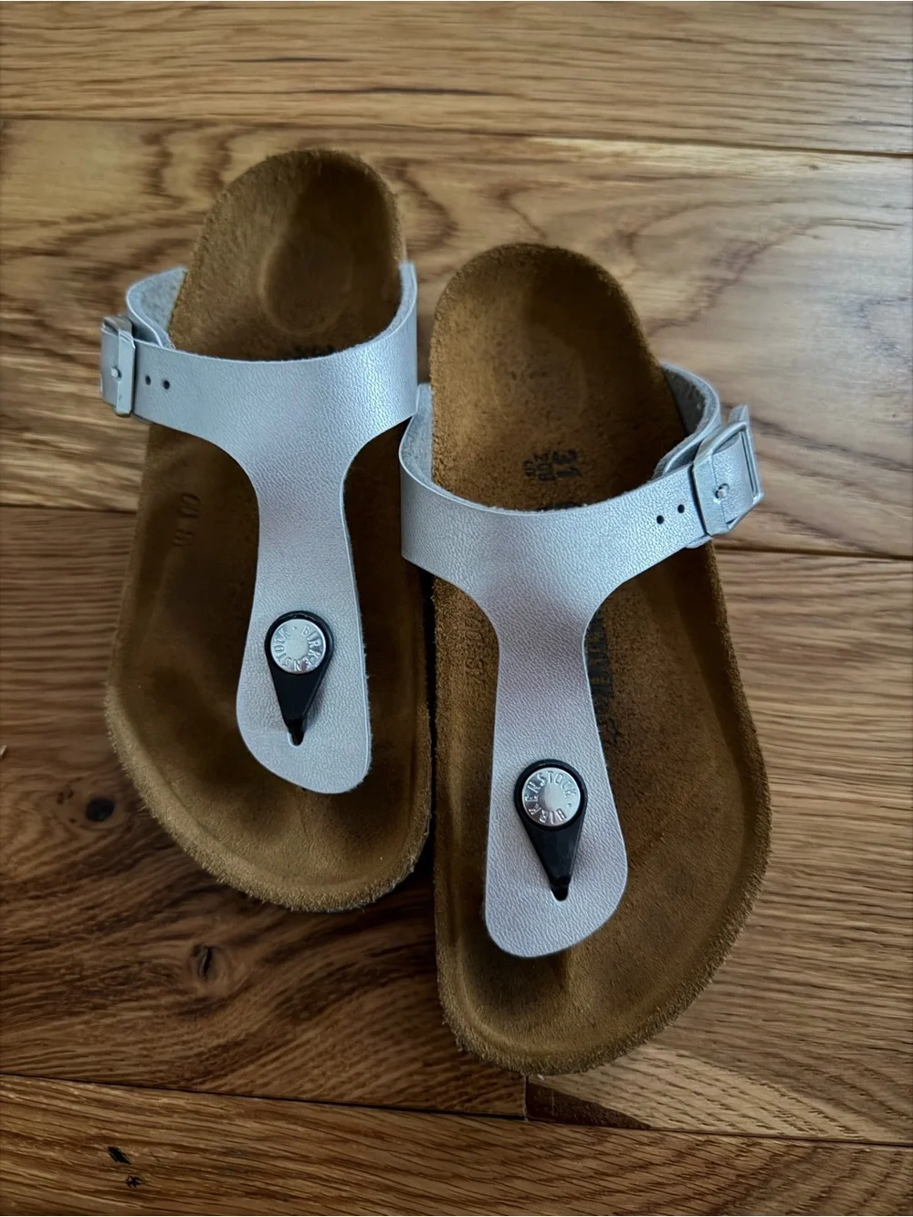 Birkenstock Gizeh Kids Silver Sandals EU 31 (US Kids 13/13.5)